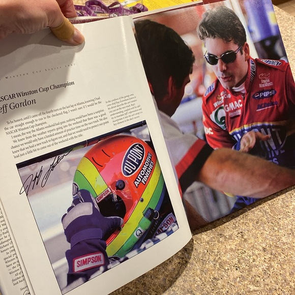 Winston Cup Nascar 1997 Yearbook Chronicle of the Season Racing - Picture 15 of 16